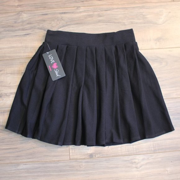 NWT LOVE Streak Black Pleated Short Skirt - Picture 3 of 3